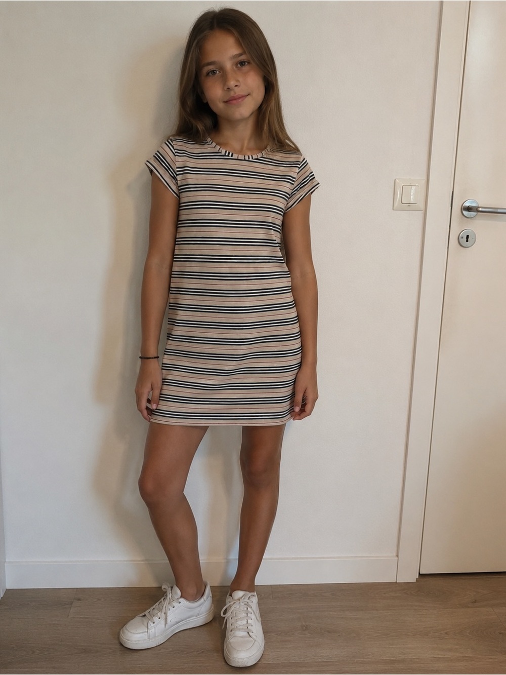 Burberry Baby kid dress 10T Burberry short sleeves jersey beige